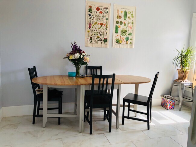 Kitchen Table - 411 S 11th St