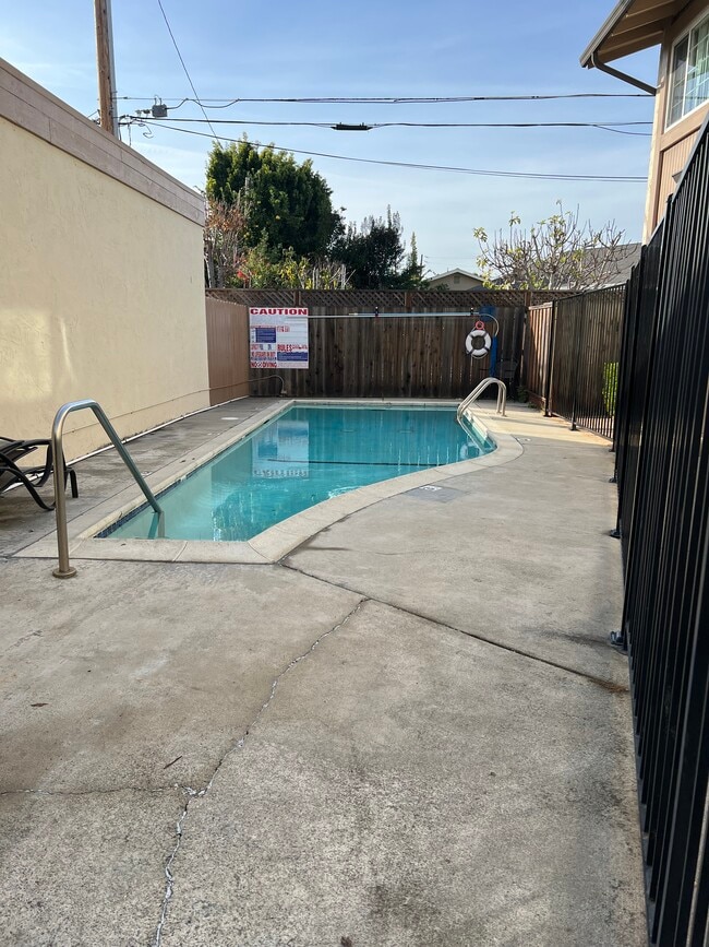 Building Photo - Meritage Apartments