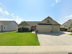 Building Photo - 705 Triumph Dr