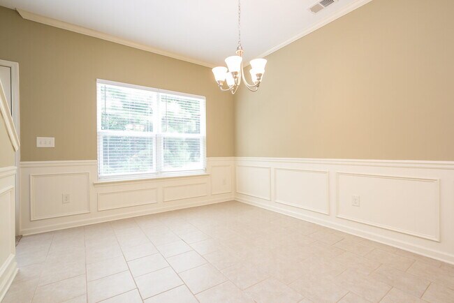 Building Photo - 248 Crescent Woode Dr