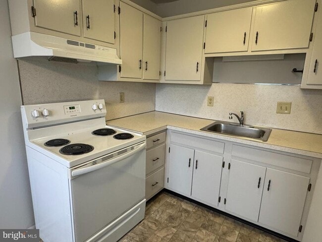 Foto del edificio - 3876 Shadywood Dr