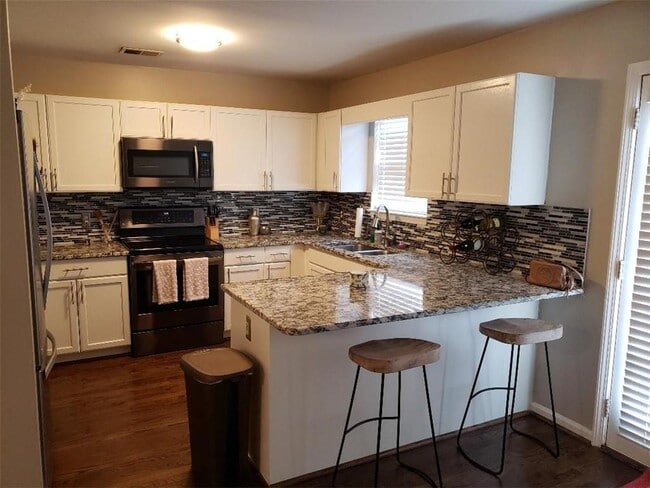 Foto del edificio - 3192 Osborne Rd NE