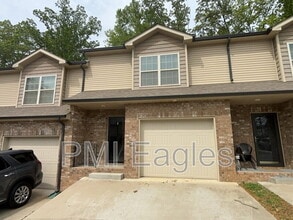 Building Photo - 135 Country Ln