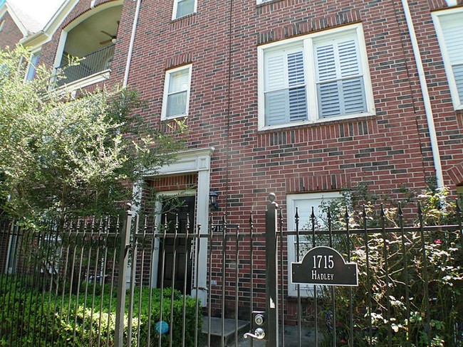 Building Photo - 1715 Hadley St