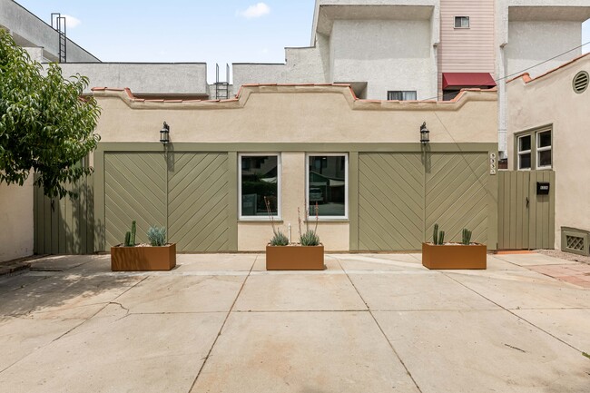 Building Photo - 533 E Windsor Rd
