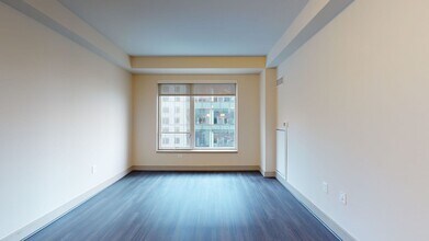 Interior Photo - 100 Pier 4