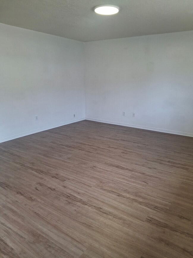 Building Photo - 1376 N 260 W
