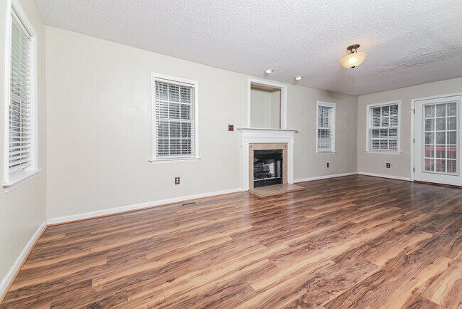 Foto del edificio - 120 Nightshade Ln