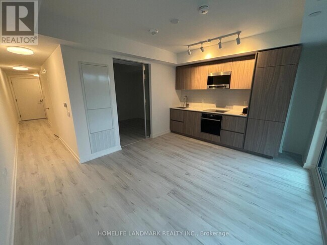 Photo du bâtiment - 120 Broadway Ave