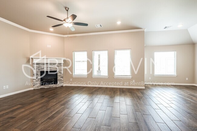 Foto del edificio - 5224 White Gold Ave