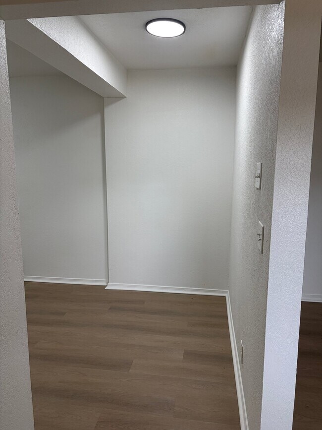 Foto del edificio - 301 E Main St