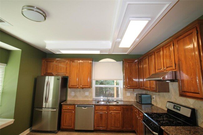 Foto del edificio - 1454 Forest Home Dr