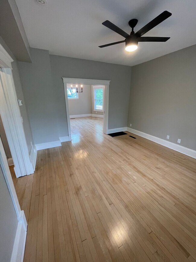 Foto del edificio - AVAILABLE Immediately!- 3 Bed 2 Bath Single family home!