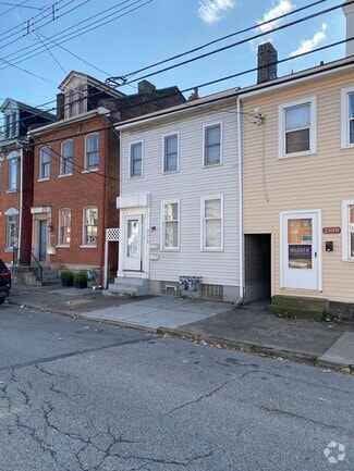 Building Photo - 2410 Jane St