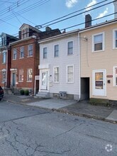 Building Photo - 2410 Jane St