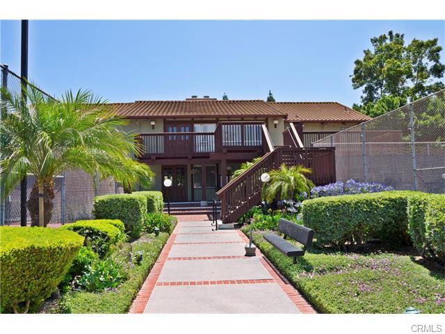 Oficina de la Asociación de Propietarios y Casa Club - 1030 W MacArthur Blvd