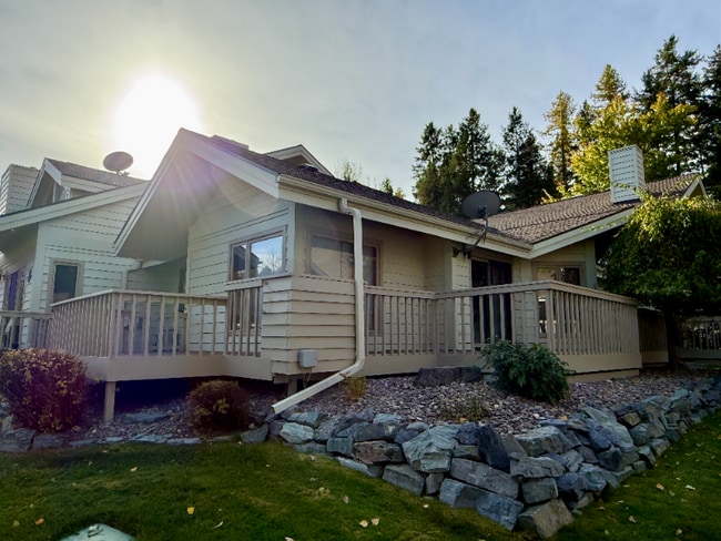 Building Photo - 185 Golf Terrace Dr