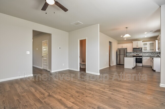 Foto del edificio - 3608 River Rock Rd