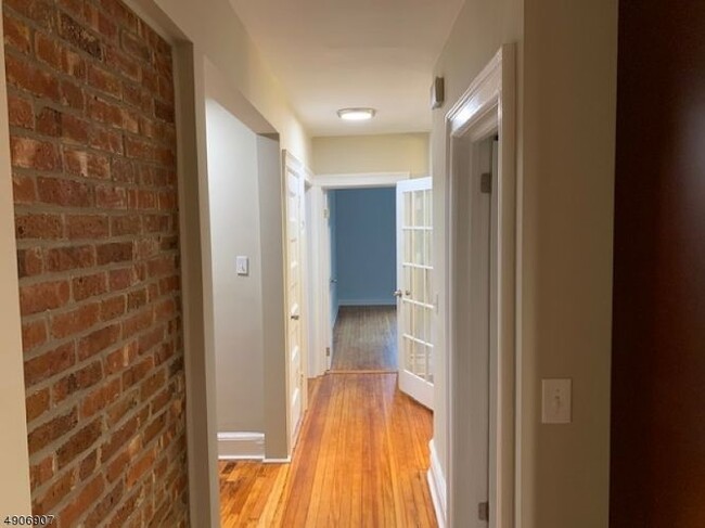 Building Photo - 285 Claremont Ave