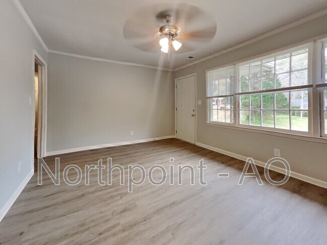 Foto del edificio - 314 Powell Ave