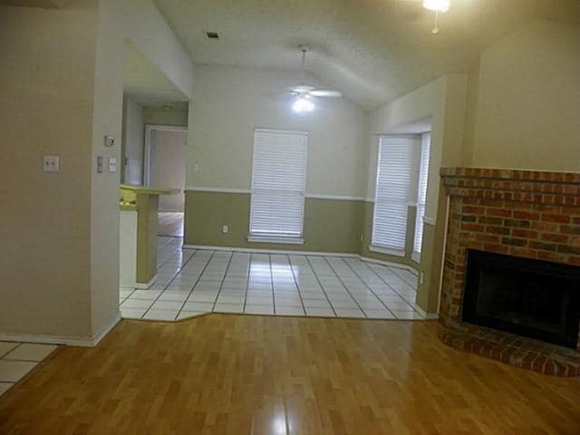 Foto del edificio - 944 Meadow Cir S
