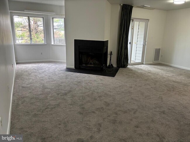 Foto del edificio - 2219 Lowells Glen Rd