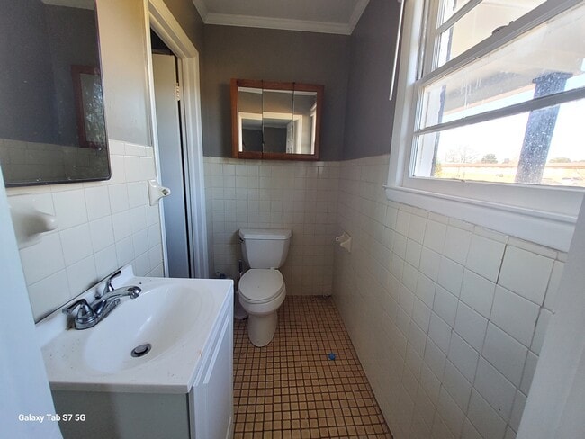 Building Photo - Morris