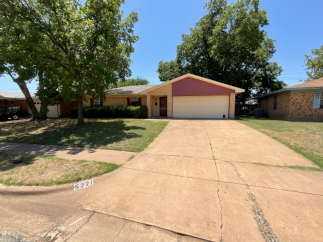 Building Photo - 5221 Kingston Dr