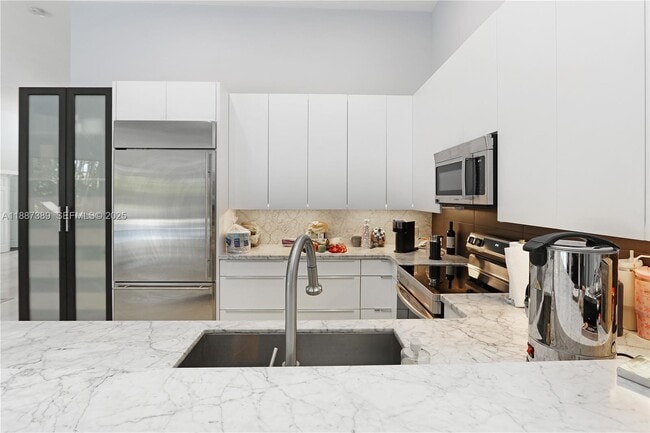 Building Photo - 1230 S 13th Ave