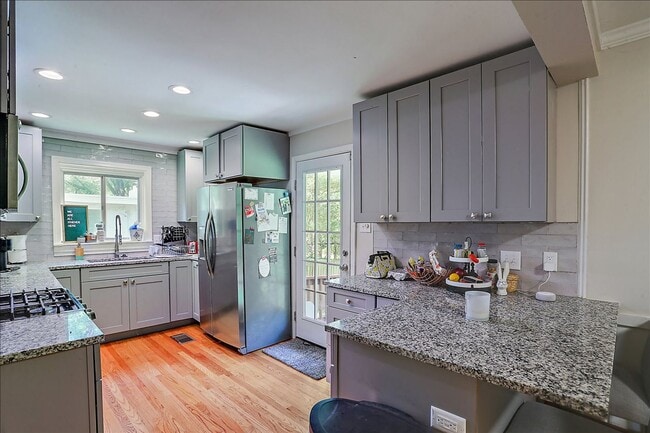 Building Photo - 3 Bedroom Home in Northeast Jackson