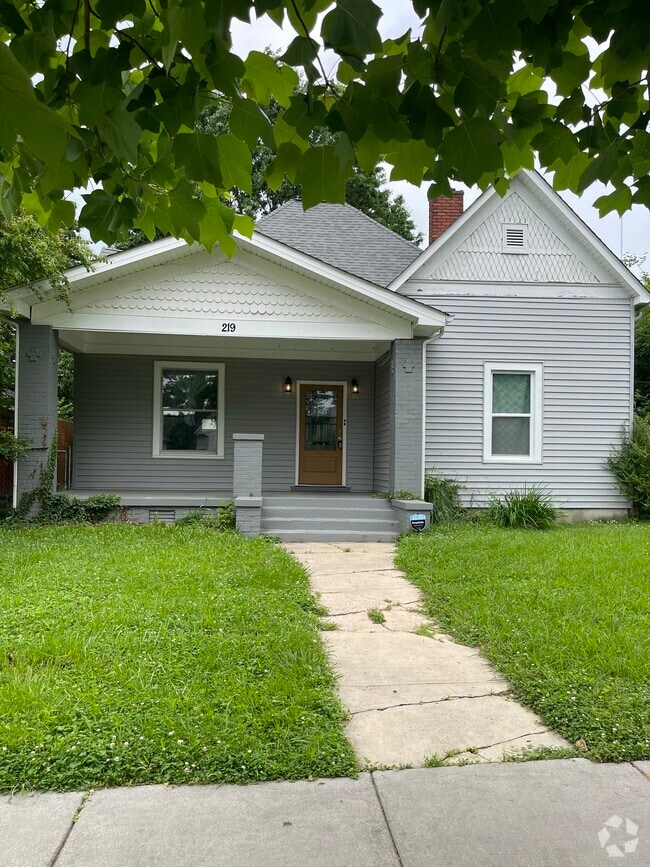 Building Photo - 219 E Springdale Ave