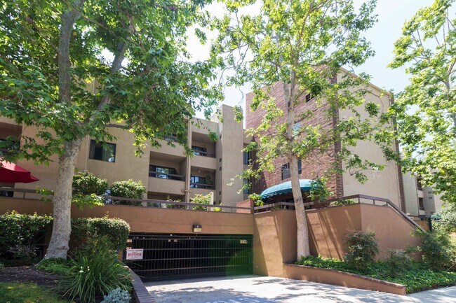 Foto del edificio - 460 Oak St