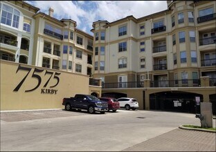 Building Photo - 7575 Kirby Dr