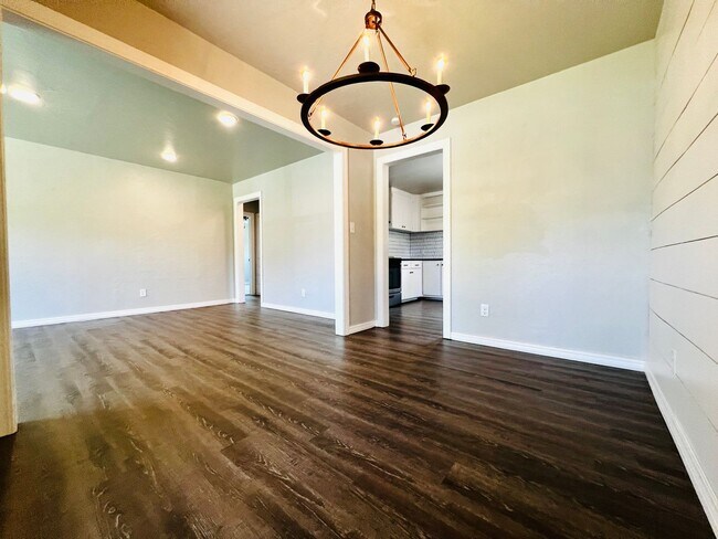 Building Photo - Cute 2BD 1BA Home in NW OKC!!