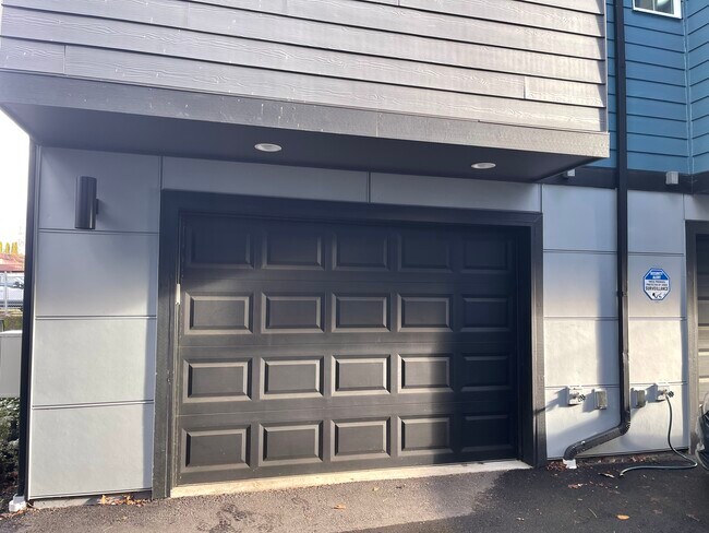 Building Photo - 2740 S Andover St