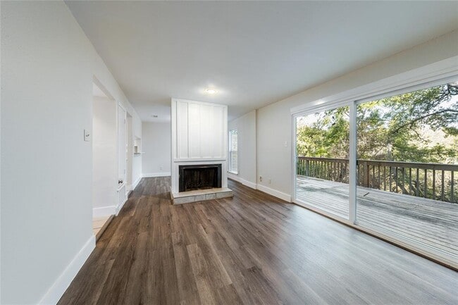 Building Photo - 700 Ramble Ln
