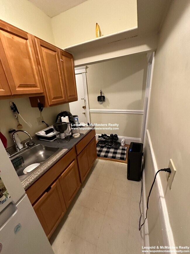 Building Photo - 12 Royce Rd