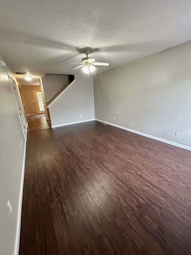 Building Photo - Southside Townhouse