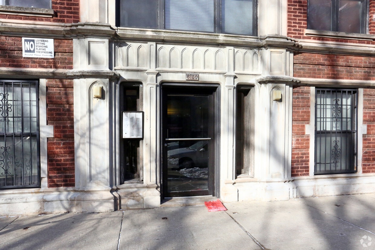 Building Photo - 6150 N Winthrop Ave