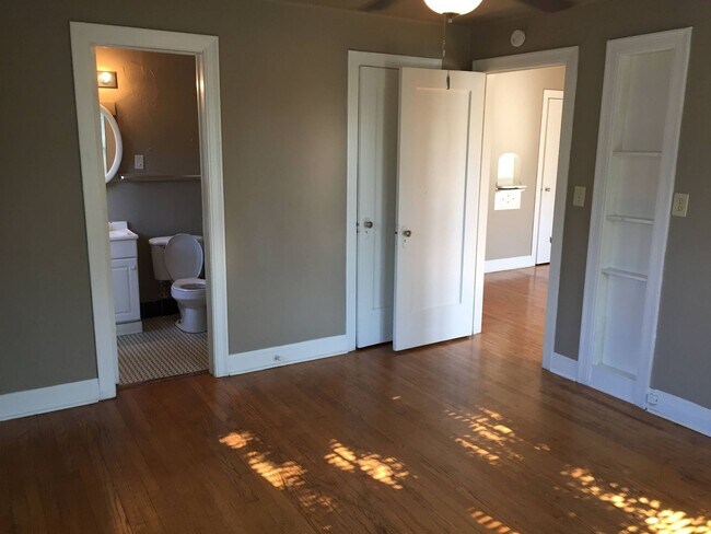 Foto del edificio - 1 bed 1 bath - Near Plaza District!