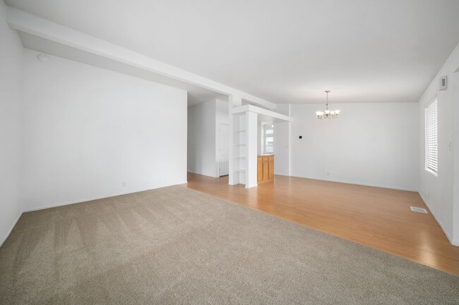 Foto del edificio - Large 3/2 Home in 55 & Older Community