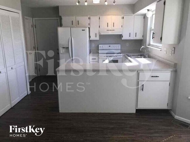 Foto del edificio - 609 River Moss Dr