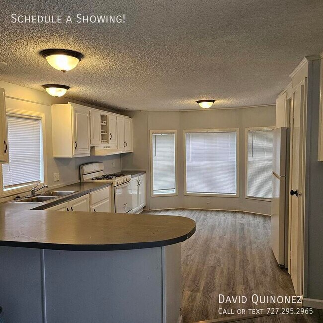 Building Photo - 2737 W Washington Center Rd