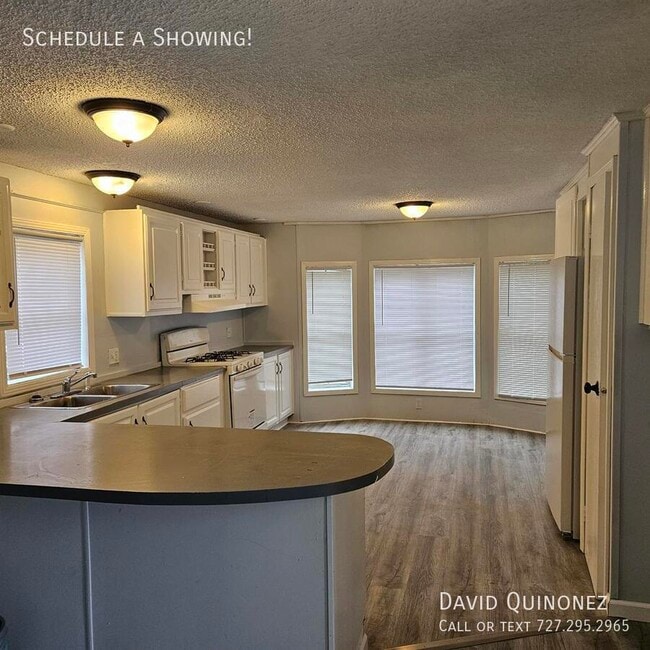 Foto del edificio - 2737 W Washington Center Rd