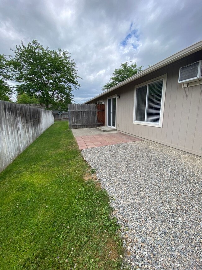 Building Photo - 3558 N 15th St