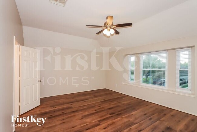 Foto del edificio - 10447 Falling Rapids Ct
