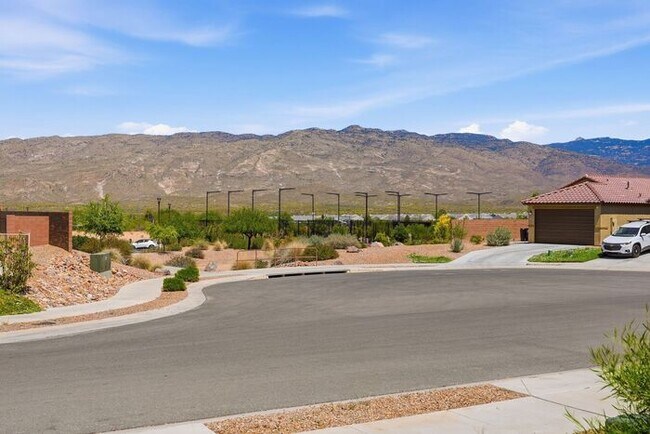 Foto del edificio - 13184 E Apex Mine Wy