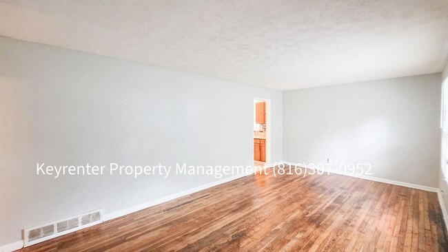 Building Photo - Beautiful 4 Bed, 2 Bath Home in Kansas City