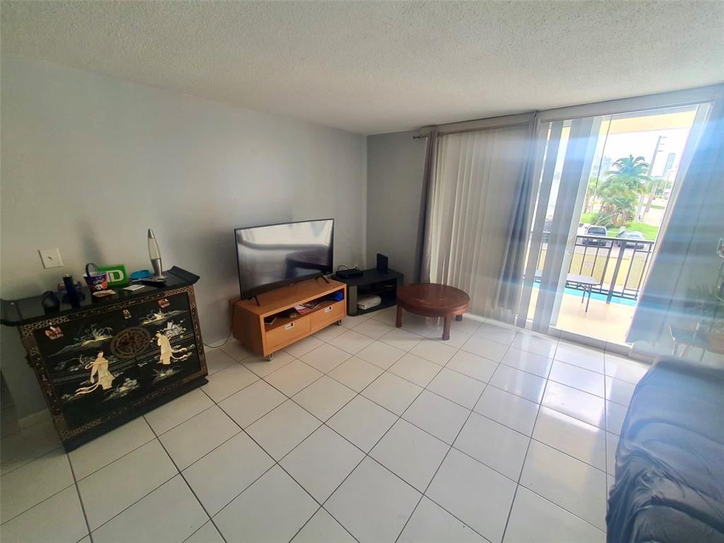 Primary Photo - 1501 S Ocean Dr