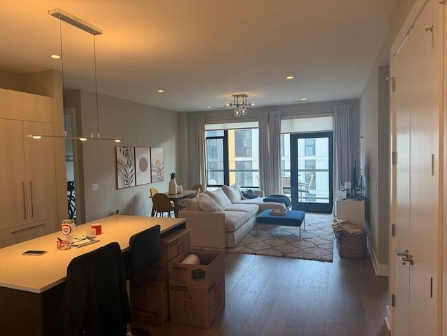 Foto del edificio - 1701 W Webster Ave